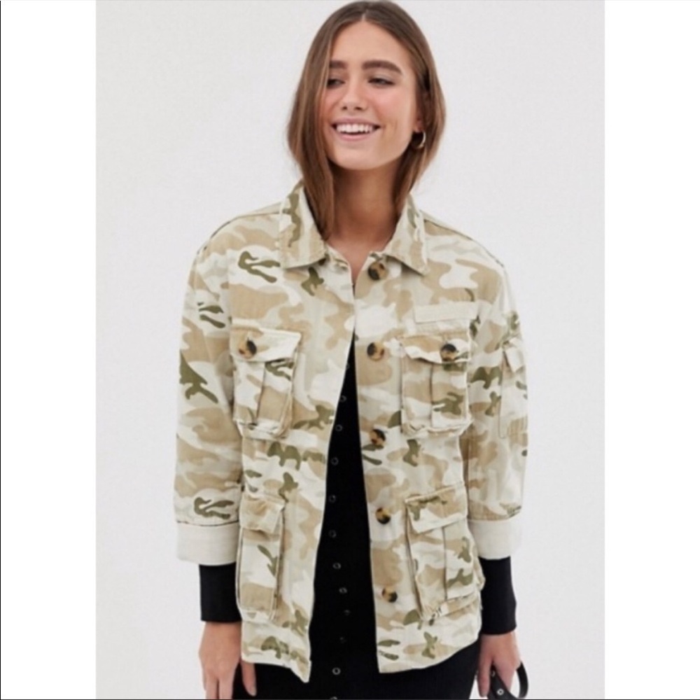 NWT Bershka Oversize Camouflage Jean Jacket XS Cream Green